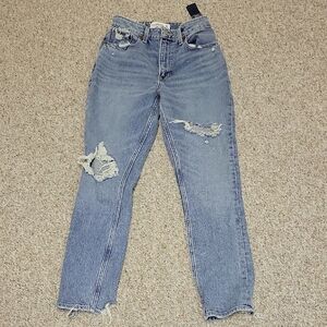 Abercrombie & Fitch High Rise Mom Jeans Curve Love Distressed. women's Sz 24 NWT